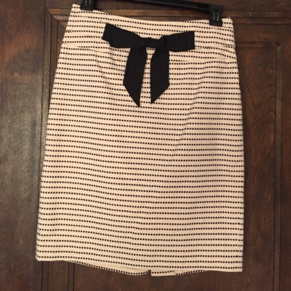 F21 🎀Bow Pencil Skirt🎀